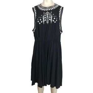 TORRID - WOMEN'S 2 - BLACK SLEEVELESS ROUND NECK EMBROIDERED RAYON DRESS